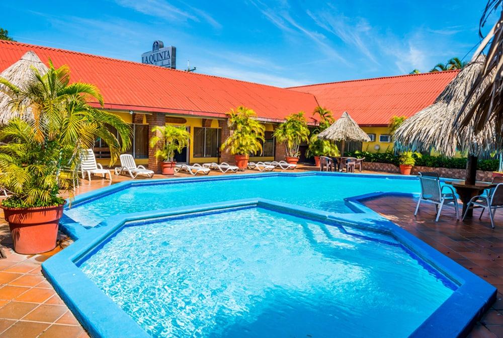 Hotel La Quinta La Ceiba Ngoại thất bức ảnh