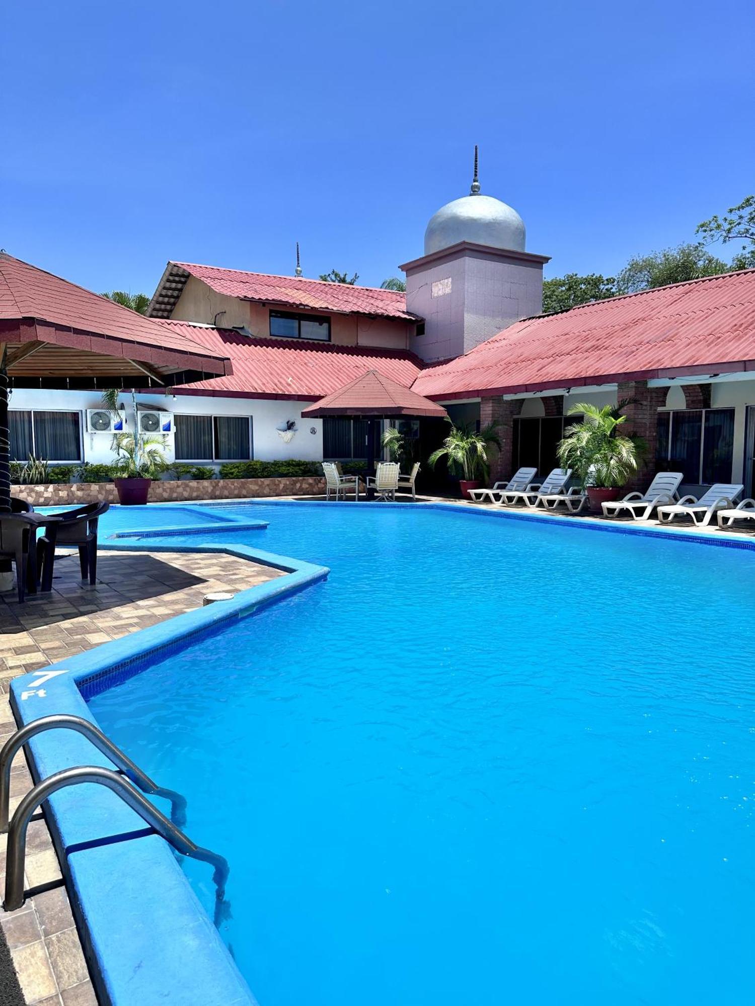 Hotel La Quinta La Ceiba Ngoại thất bức ảnh